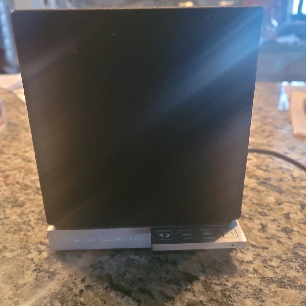 Definitive Technology Speaker Wifi/Bluetooth